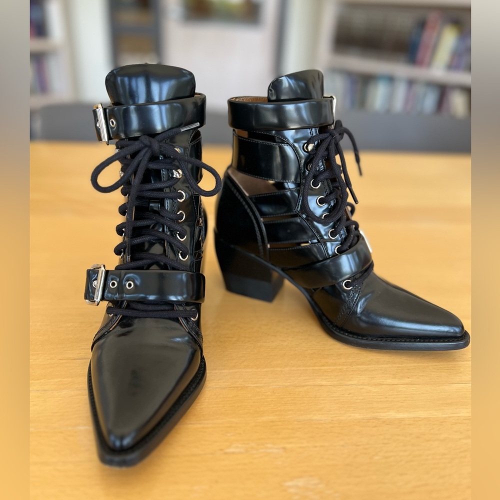 Chloe Ladies Rylee Boots size 7